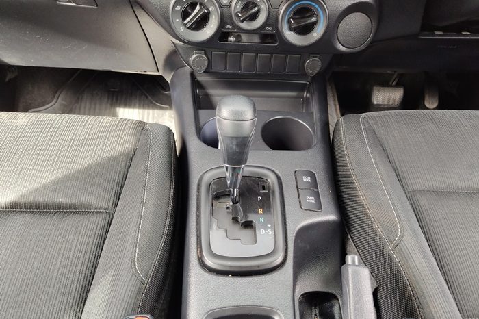REVO 2WD 2019 2.4J AT DOUBLE CAB WHITE  1768 full