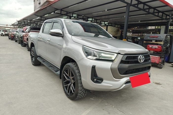 REVO PRE 2021 2.4 MID AT DOUBLE CAB SILVER  2502 full