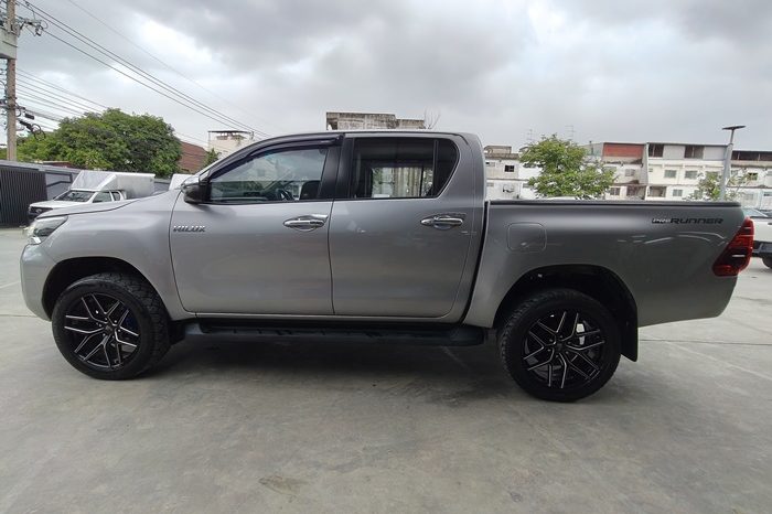 REVO PRE 2021 2.4 MID AT DOUBLE CAB SILVER  2502 full