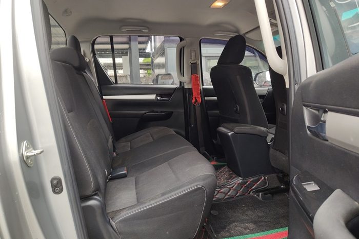 REVO PRE 2021 2.4 MID AT DOUBLE CAB SILVER  2502 full