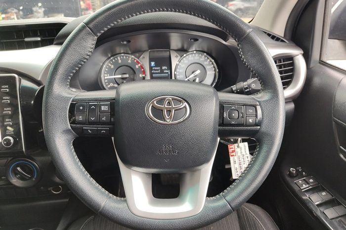 REVO PRE 2021 2.4 MID AT DOUBLE CAB SILVER  2502 full