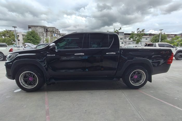 REVO PRE 2019 2.4E AT DOUBLE CAB BLACK 4899 full