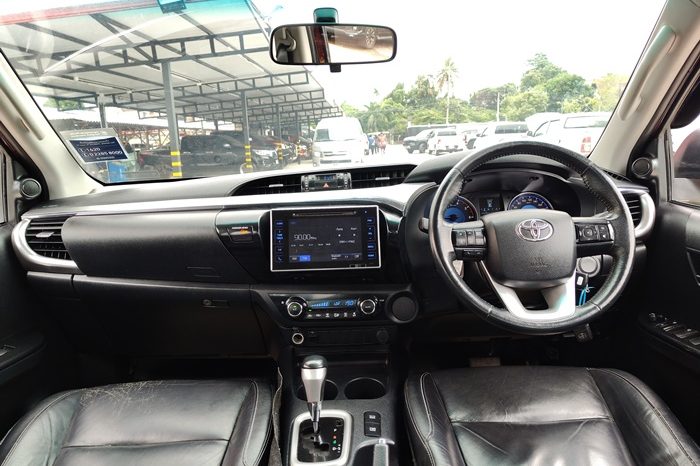 REVO PRE 2018 2.4G AT DOUBLE CAB RED  4127 full