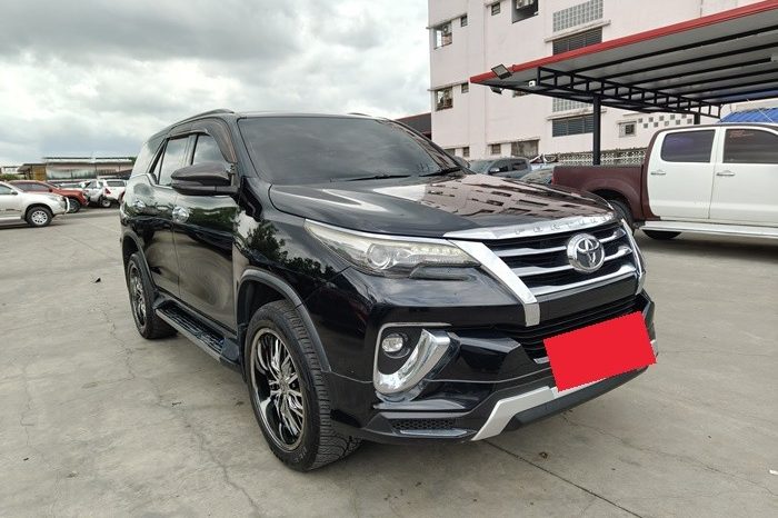 TOYOTA 2WD 2018 2.4V AT FORTUNER BLACK  2424 full