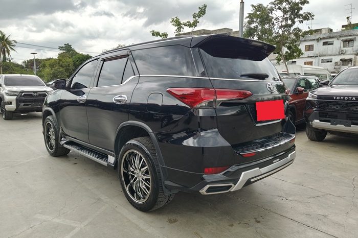 TOYOTA 2WD 2018 2.4V AT FORTUNER BLACK  2424 full