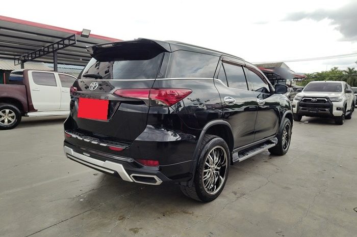 TOYOTA 2WD 2018 2.4V AT FORTUNER BLACK  2424 full