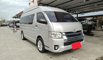 TOYOTA 2WD 2019 3.0 AT COMMUTER SILVER  671 full