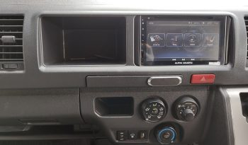 TOYOTA 2WD 2019 3.0 AT COMMUTER SILVER  671 full