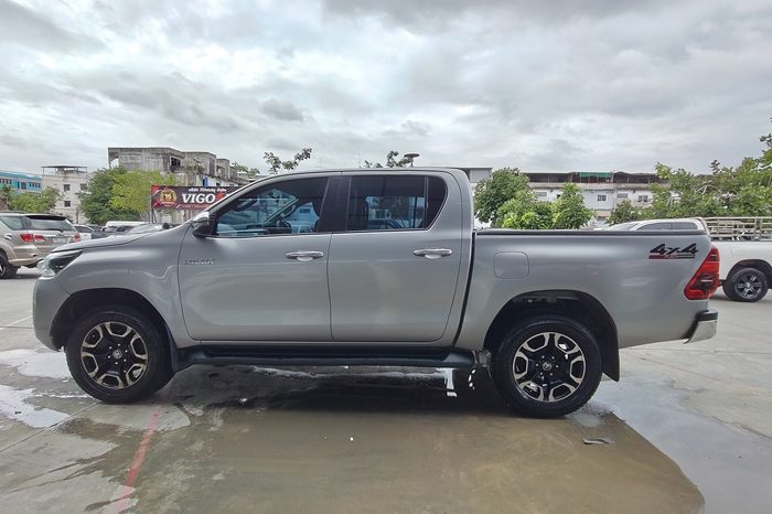 REVO 4WD 2021 2.4 MID MT DOUBLE CAB SILVER  5753 full