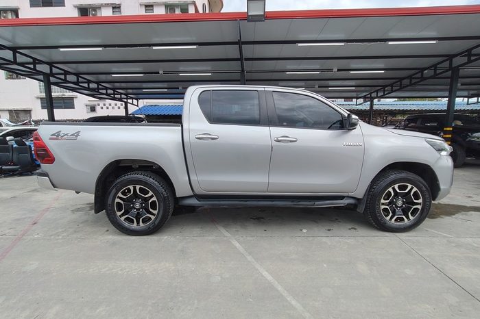 REVO 4WD 2021 2.4 MID MT DOUBLE CAB SILVER  5753 full