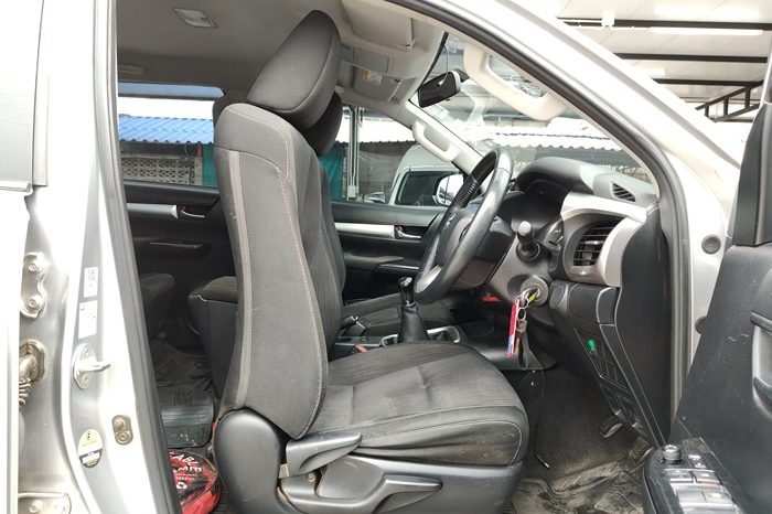 REVO 4WD 2021 2.4 MID MT DOUBLE CAB SILVER  5753 full