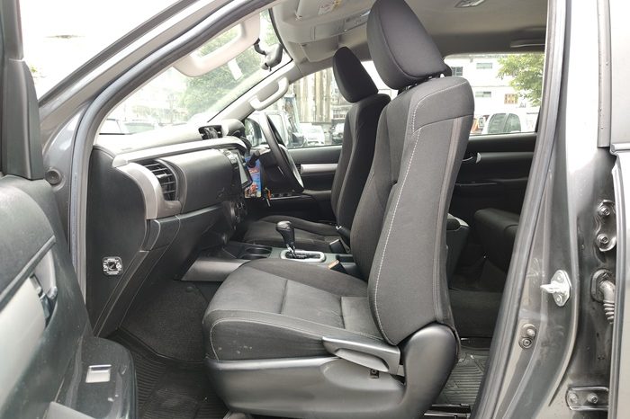REVO PRE 2021 2.4 ENTRY AT DOUBLE CAB DARK GREY 8250 full