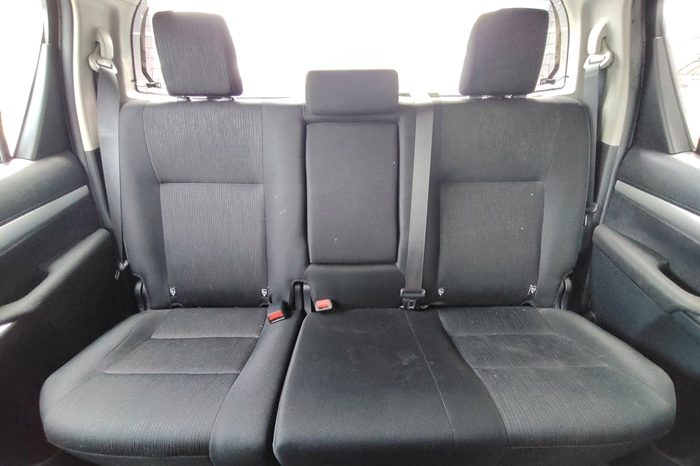 REVO PRE 2018 2.4E AT DOUBLE CAB BLACK  6486 full