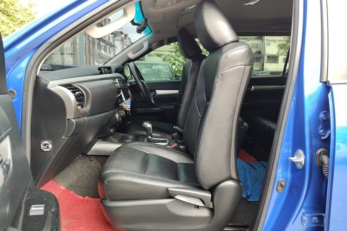 REVO PRE 2019 2.4E AT DOUBLE CAB BLUE  3300 full