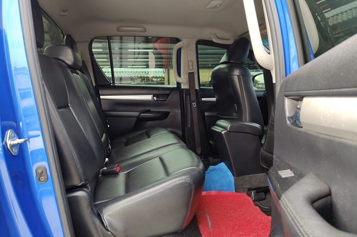 REVO PRE 2019 2.4E AT DOUBLE CAB BLUE  3300 full