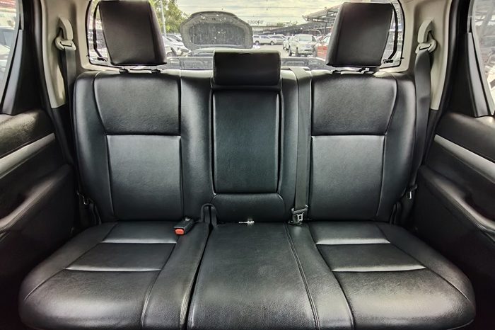 REVO PRE 2019 2.4E AT DOUBLE CAB BLUE  3300 full