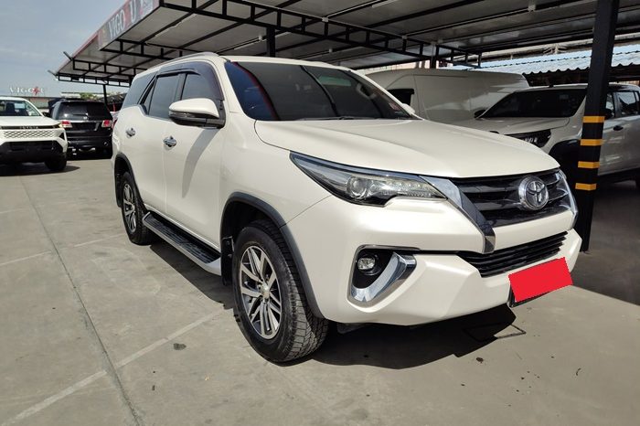 TOYOTA 2WD 2019 2.4V AT FORTUNER WHITE  8851 full