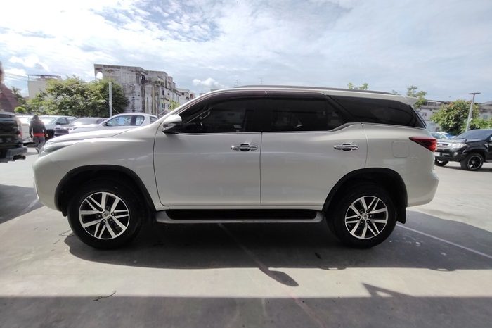 TOYOTA 2WD 2019 2.4V AT FORTUNER WHITE  8851 full