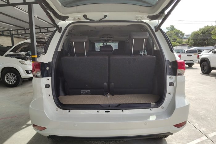 TOYOTA 2WD 2019 2.4V AT FORTUNER WHITE  8851 full