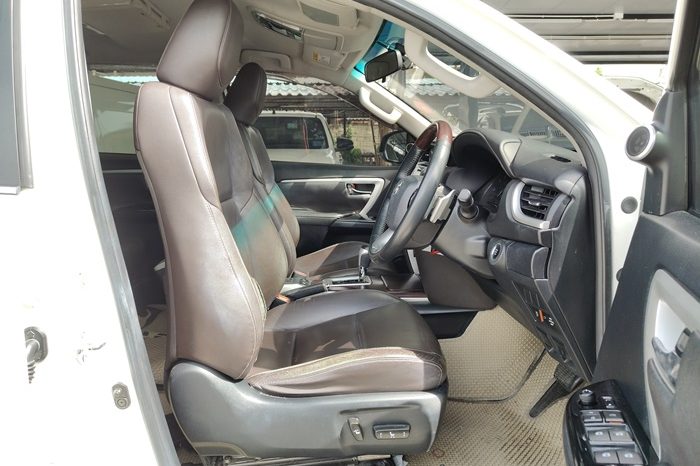 TOYOTA 2WD 2019 2.4V AT FORTUNER WHITE  8851 full