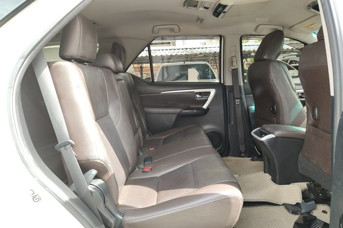 TOYOTA 2WD 2019 2.4V AT FORTUNER WHITE  8851 full