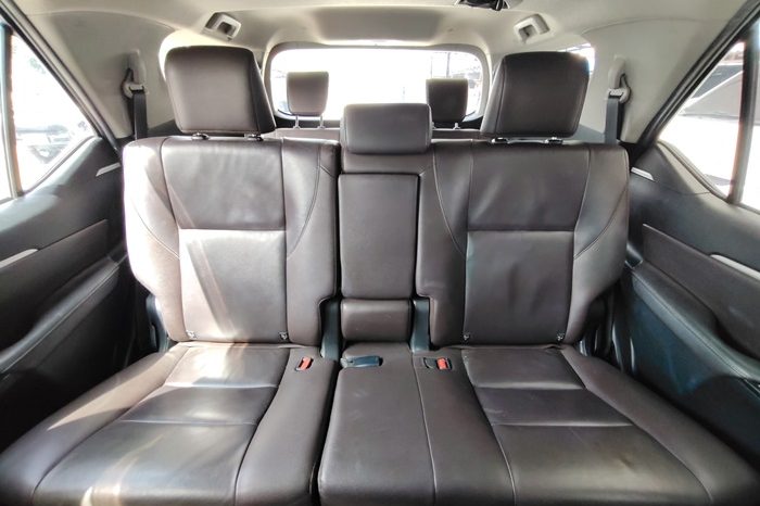 TOYOTA 2WD 2019 2.4V AT FORTUNER WHITE  8851 full
