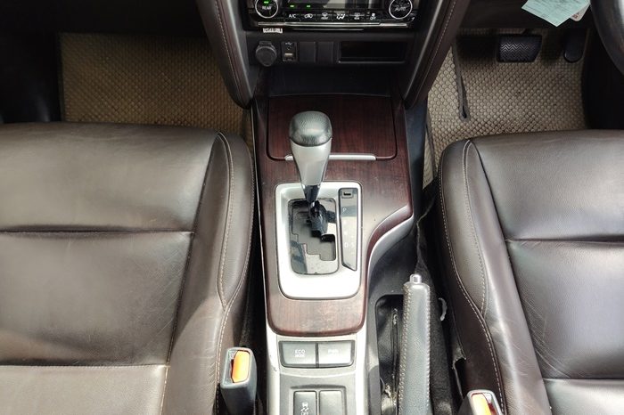 TOYOTA 2WD 2019 2.4V AT FORTUNER WHITE  8851 full