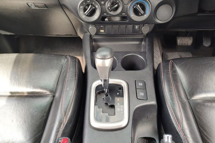 REVO PRE 2021 2.4 MID AT DOUBLE CAB SILVER  8913 full
