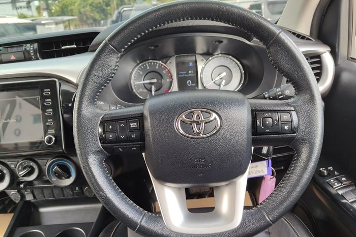 REVO PRE 2022 2.4 MID AT DOUBLE CAB SILVER  624 full