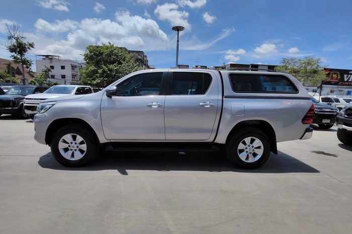 REVO PRE 2018 2.4G AT DOUBLE CAB SILVER  20 full