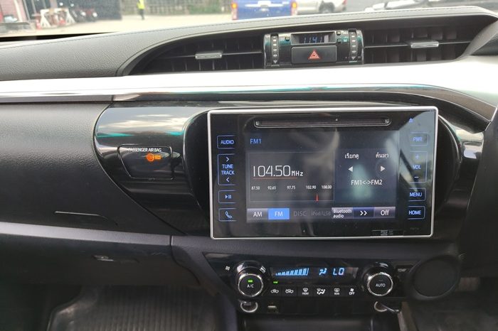 REVO PRE 2018 2.4G AT DOUBLE CAB SILVER  20 full