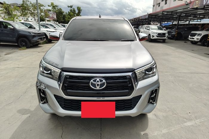 REVO PRE 2019 2.4E AT DOUBLE CAB SILVER  8707 full