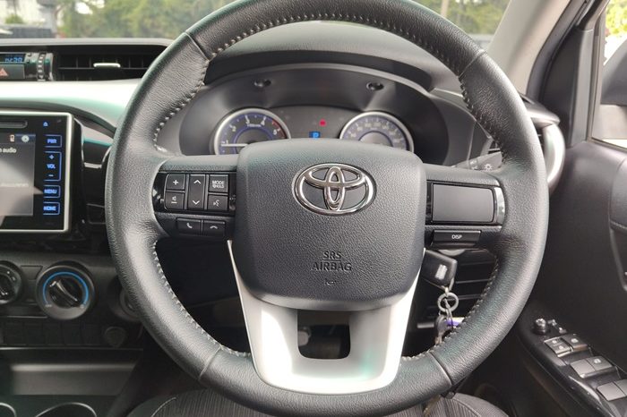 REVO PRE 2019 2.4E AT DOUBLE CAB SILVER  8707 full