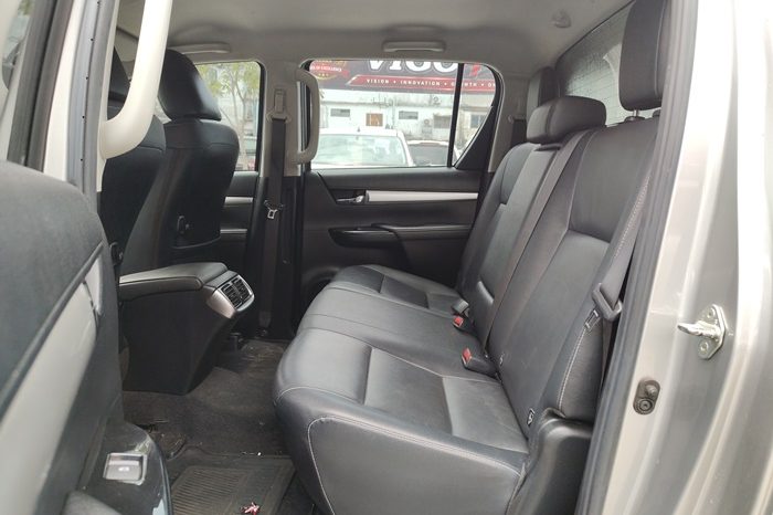 REVO 4WD 2020 2.8 HIGHT AT DOUBLE CAB SILVER  7664 full