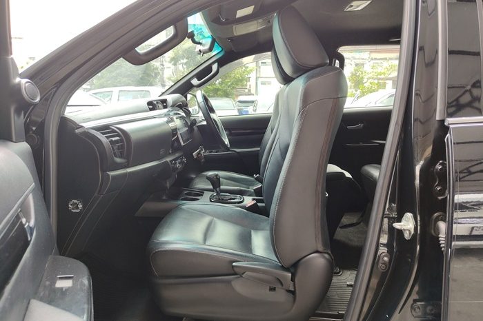 ROCCO PRE 2019 2.4G AT DOUBLE CAB BLACK  6227 full