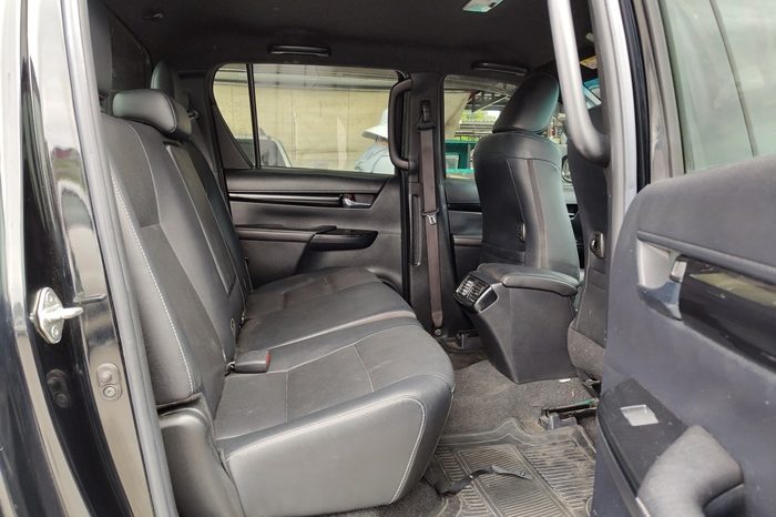 ROCCO PRE 2019 2.4G AT DOUBLE CAB BLACK  6227 full