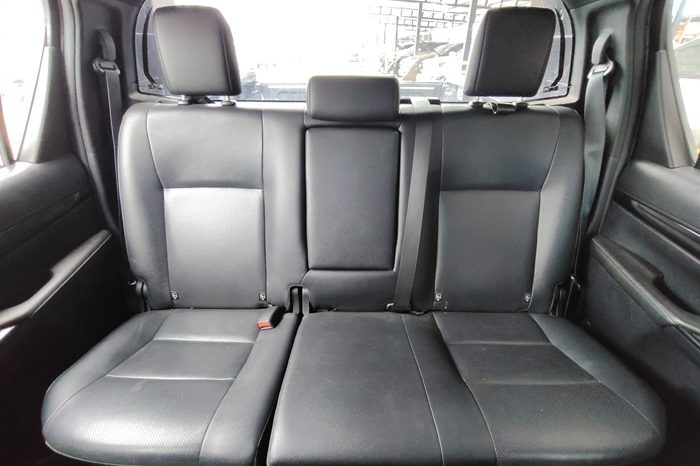 ROCCO PRE 2019 2.4G AT DOUBLE CAB BLACK  6227 full