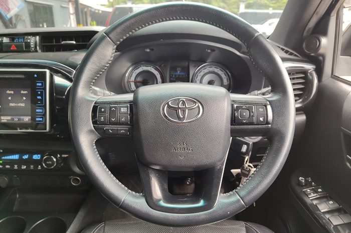ROCCO PRE 2019 2.4G AT DOUBLE CAB BLACK  6227 full