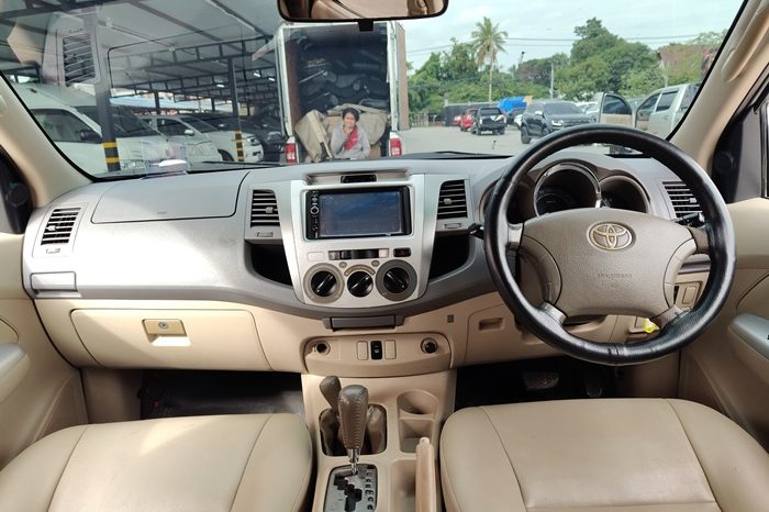VIGO 4WD 2006 3.0G AT DOUBLE CAB WHITE  4941 full