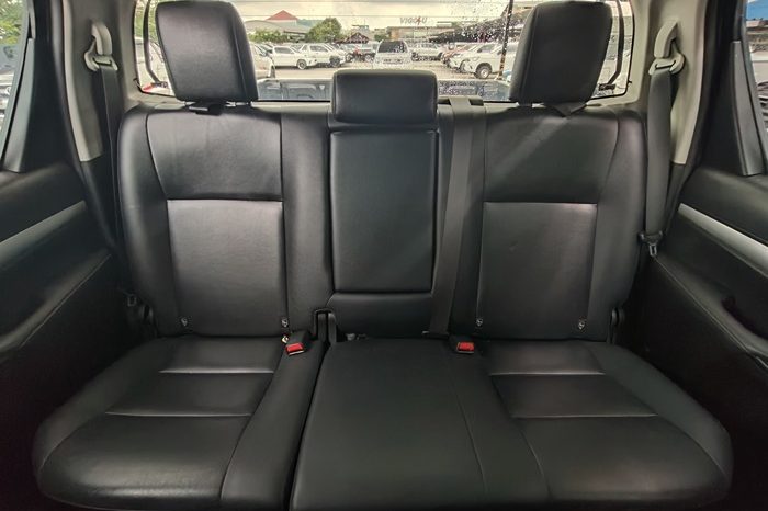 REVO PRE 2019 2.4G AT DOUBLE CAB BLACK  1077 full