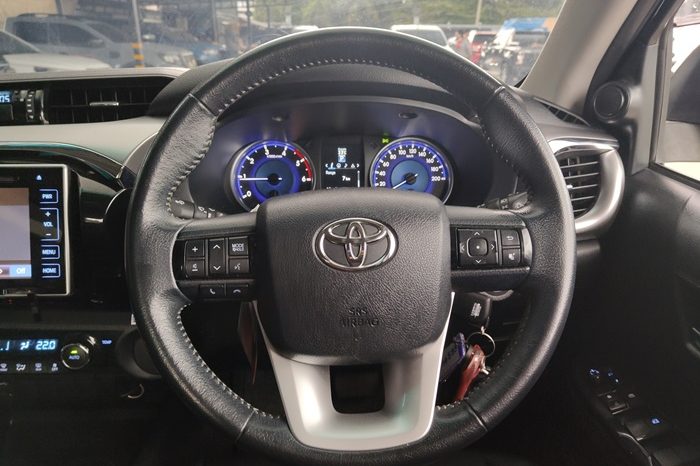 REVO PRE 2019 2.4G AT DOUBLE CAB BLACK  1077 full