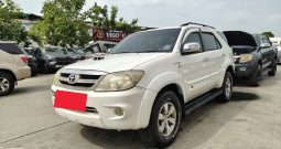 TOYOTA 4WD 2005 3.0V AT FORTUNER WHITE  808