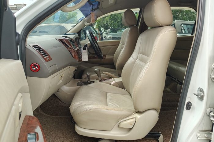 TOYOTA 4WD 2005 3.0V AT FORTUNER WHITE  808 full