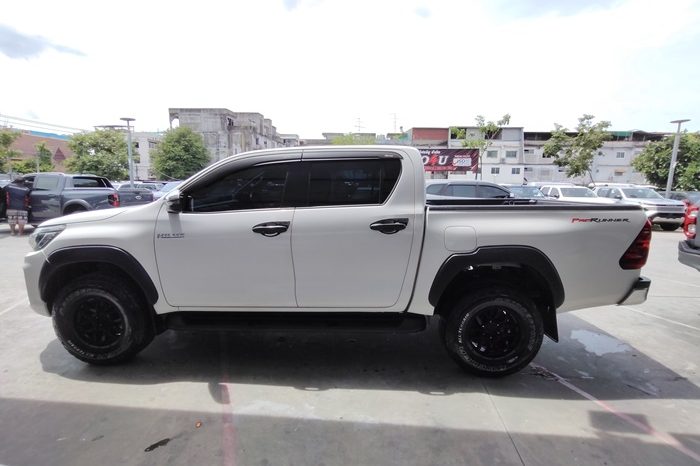 REVO PRE 2019 2.4E AT DOUBLE CAB WHITE  3999 full