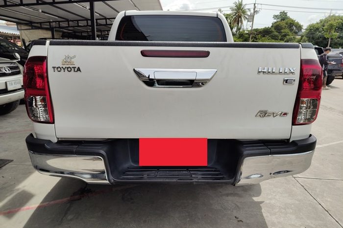 REVO PRE 2019 2.4E AT DOUBLE CAB WHITE  3999 full