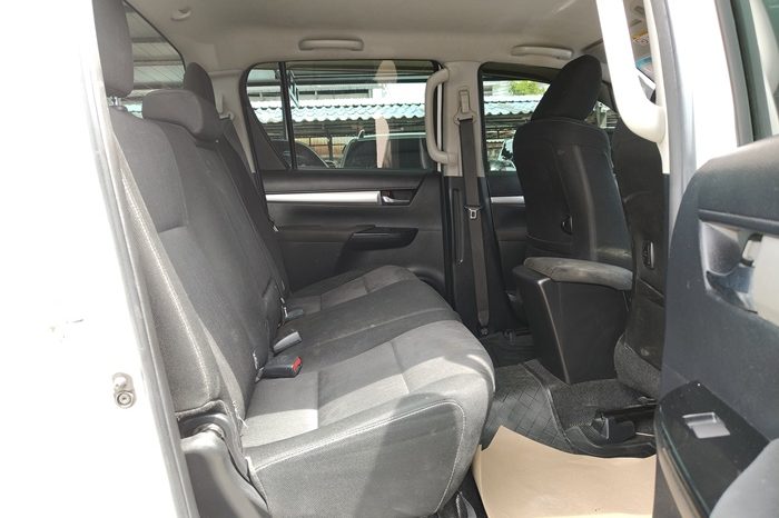 REVO PRE 2019 2.4E AT DOUBLE CAB WHITE  3999 full