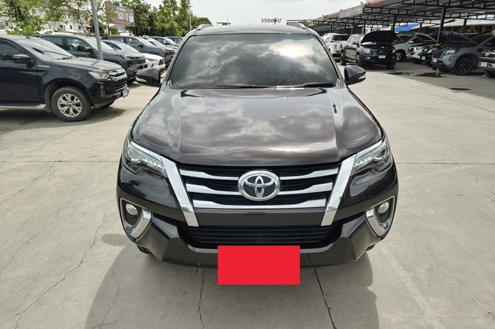 TOYOTA 4WD 2015 2.8V AT FORTUNER BLACK  7598 full
