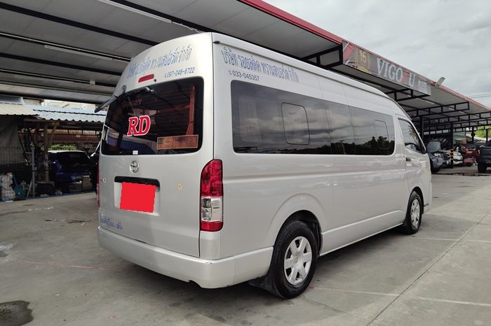 TOYOTA 2WD 2017 3.0 MT COMMUTER SILVER 2138 full