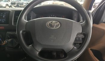 TOYOTA 2WD 2017 3.0 MT COMMUTER SILVER 2138 full