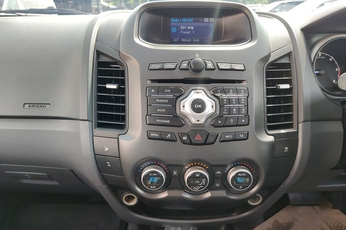 FORD 2WD 2013 2.2 AT DOUBLE CAB BLACK  5800 full